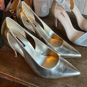 Nine West Gold Stiletto Pumps Size 10M